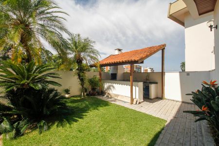 Casa à venda com 300m², 4 quartos e 3 vagasPiscina e Churrasqueira