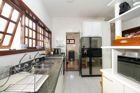 Casa à venda com 300m², 4 quartos e 3 vagasCozinha