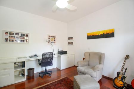 Casa à venda com 300m², 4 quartos e 3 vagasSuíte 3