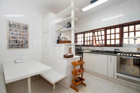 Casa à venda com 300m², 4 quartos e 3 vagasCozinha