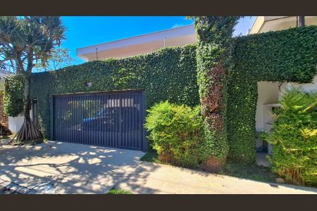 Casa à venda com 300m², 4 quartos e 3 vagasFachada da Casa