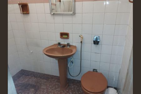 Casa à venda com 163m², 3 quartos e 7 vagasBanheiro 