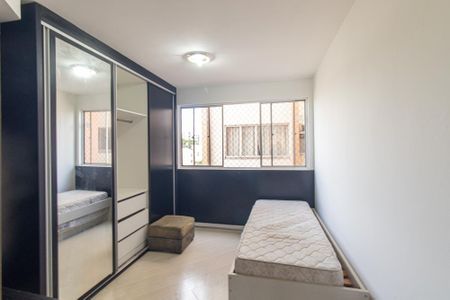 Quarto 2  de apartamento para alugar com 3 quartos, 90m² em Novo Mundo, Curitiba