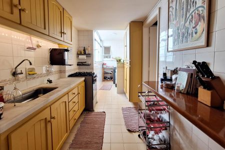 Apartamento à venda com 178m², 2 quartos e 1 vagaCozinha