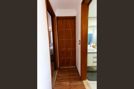 corrredor de apartamento à venda com 2 quartos, 56m² em Jardim Umuarama, São Paulo