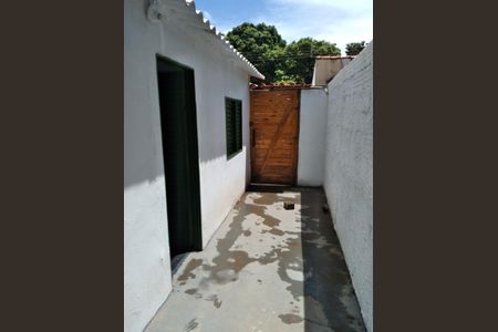 Entrada de casa para alugar com 1 quarto, 30m² em Morumbi, Uberlândia