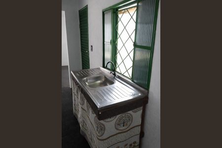 Cozinha de casa para alugar com 1 quarto, 30m² em Morumbi, Uberlândia