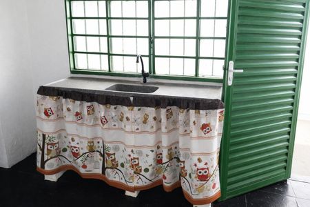 Cozinha de casa para alugar com 1 quarto, 30m² em Morumbi, Uberlândia