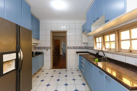 Casa para alugar com 249m², 3 quartos e 2 vagas Casa para alugar com 249m², 3 quartos e 2 vagascozinha
