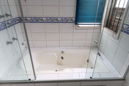 Casa para alugar com 249m², 3 quartos e 2 vagas Casa para alugar com 249m², 3 quartos e 2 vagasBanheiro da Suíte 2