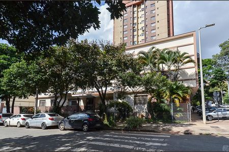 Apartamento para alugar com 123m², 3 quartos e 1 vaga Apartamento para alugar com 123m², 3 quartos e 1 vagaFachada