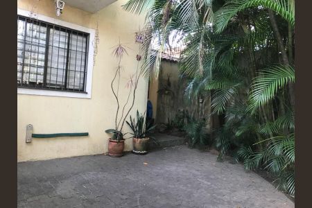 Foto 02 de casa à venda com 2 quartos, 88m² em Jardim Ester Yolanda, São Paulo