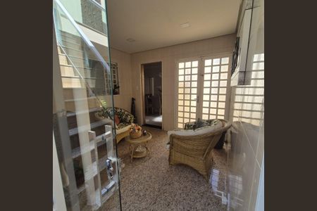 Casa à venda com 150m², 2 quartos e 2 vagasHall de entrada