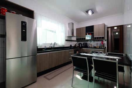 Casa para alugar com 232m², 5 quartos e 2 vagas Casa para alugar com 232m², 5 quartos e 2 vagasCozinha