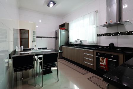 Casa para alugar com 232m², 5 quartos e 2 vagas Casa para alugar com 232m², 5 quartos e 2 vagasCozinha