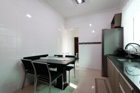 Casa para alugar com 232m², 5 quartos e 2 vagas Casa para alugar com 232m², 5 quartos e 2 vagasCozinha