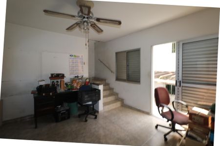 Casa à venda com 300m², 3 quartos e 2 vagasCasa 02