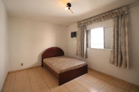 Casa à venda com 300m², 3 quartos e 2 vagasQuarto 3