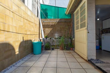 Casa para alugar com 84m², 2 quartos e sem vagaQuintal