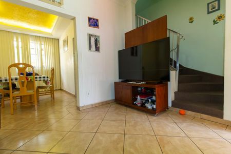 Casa para alugar com 84m², 2 quartos e sem vagaSala