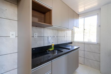 Cozinha de apartamento para alugar com 2 quartos, 44m² em Glória, Porto Alegre