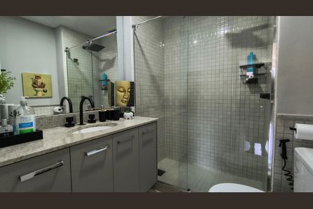 Apartamento à venda com 153m², 3 quartos e 3 vagas Apartamento à venda com 153m², 3 quartos e 3 vagasBanheiro Social