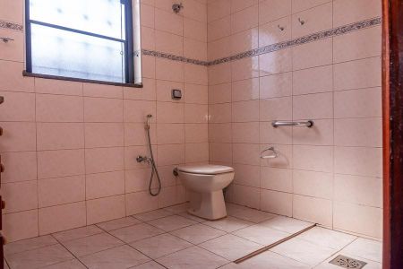 Casa para alugar com 360m², 3 quartos e 8 vagasBanheiro Social