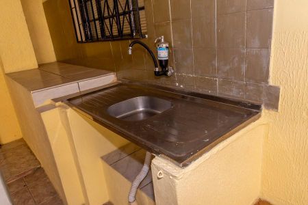 Casa para alugar com 360m², 3 quartos e 8 vagasDetalhe  área de churrasco-Pia