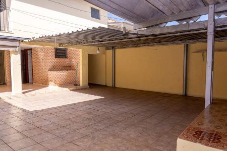 Casa para alugar com 360m², 3 quartos e 8 vagasQuintal com área de churrasco