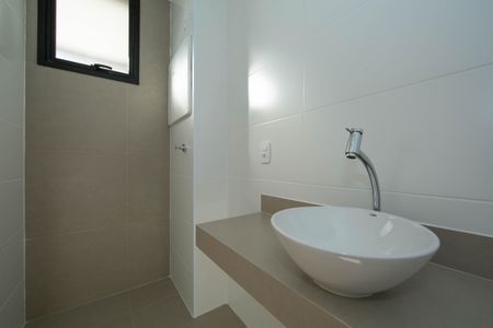 Apartamento à venda com 106m², 2 quartos e 2 vagasBANHEIRO1