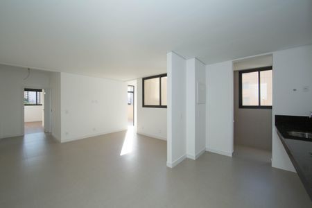 Apartamento à venda com 106m², 2 quartos e 2 vagasSALA