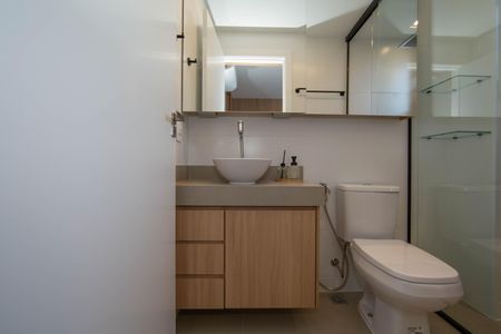 Apartamento à venda com 62m², 2 quartos e 2 vagasBANHEIRO2