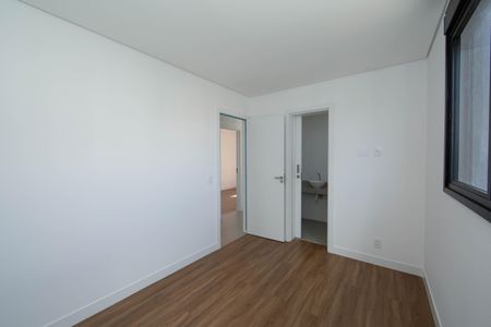Apartamento à venda com 187m², 4 quartos e 3 vagasQUARTO3