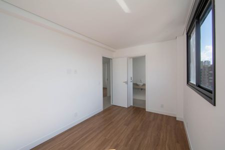Apartamento à venda com 187m², 4 quartos e 3 vagasQUARTO2