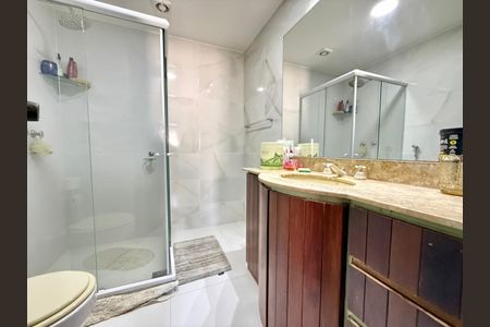 Apartamento à venda com 184m², 3 quartos e 1 vagaBanheiro 