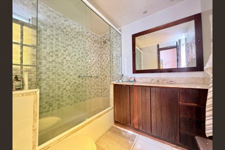 Apartamento à venda com 184m², 3 quartos e 1 vagaBanheiro 