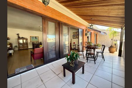 Apartamento à venda com 184m², 3 quartos e 1 vagaÁrea externa