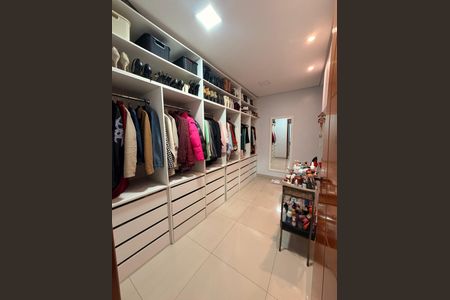 Casa à venda com 300m², 4 quartos e 3 vagasQuarto