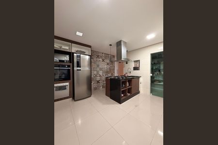 Cozinha de casa para alugar com 4 quartos, 300m² em Rio Bonito, São Paulo