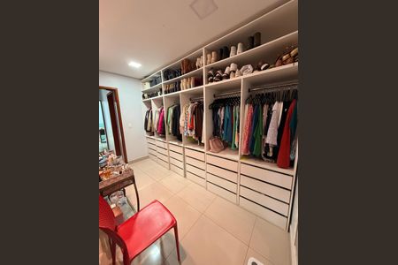 Casa à venda com 300m², 4 quartos e 3 vagasQuarto