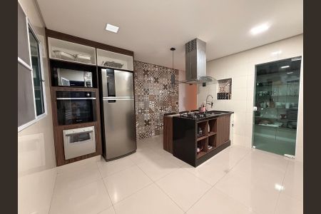 Casa à venda com 300m², 4 quartos e 3 vagasCozinha
