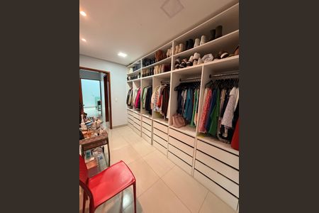 Casa à venda com 300m², 4 quartos e 3 vagasQuarto