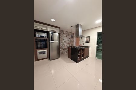 Cozinha de casa para alugar com 4 quartos, 300m² em Rio Bonito, São Paulo