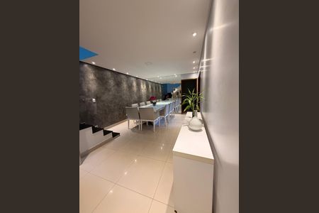 Casa à venda com 300m², 4 quartos e 3 vagasSala