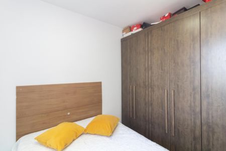 Quarto 1 de apartamento à venda com 2 quartos, 75m² em Vila Carmosina, São Paulo