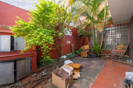 Garagem de casa à venda com 3 quartos, 180m² em Vila Alexandria, São Paulo