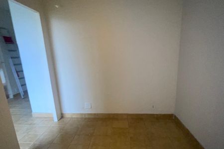 Casa para alugar com 200m², 2 quartos e 2 vagasQuarto