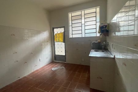 Casa para alugar com 200m², 2 quartos e 2 vagasCozinha