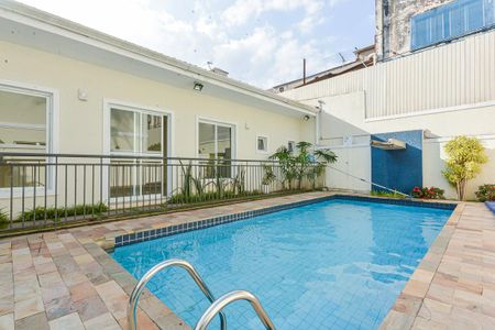 Casa à venda com 205m², 4 quartos e 3 vagasÁrea comum - Piscina