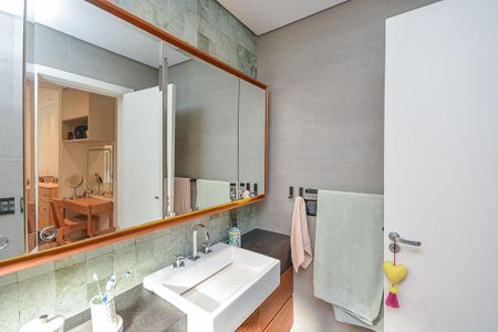 Casa à venda com 205m², 4 quartos e 3 vagasBanheiro 3